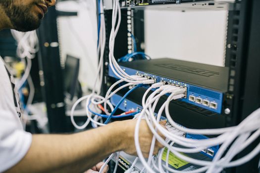 Router vs Switch ต่างกันอย่างไร – 18 ตุลาคม 2569